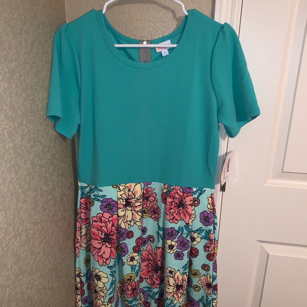 LuLaRoe Amelia